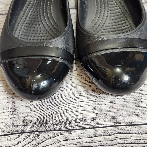 Crocs Womens Shoes Ballet Flats Size 7 Solid Black Cap Toe Shiny - Picture 3 of 12